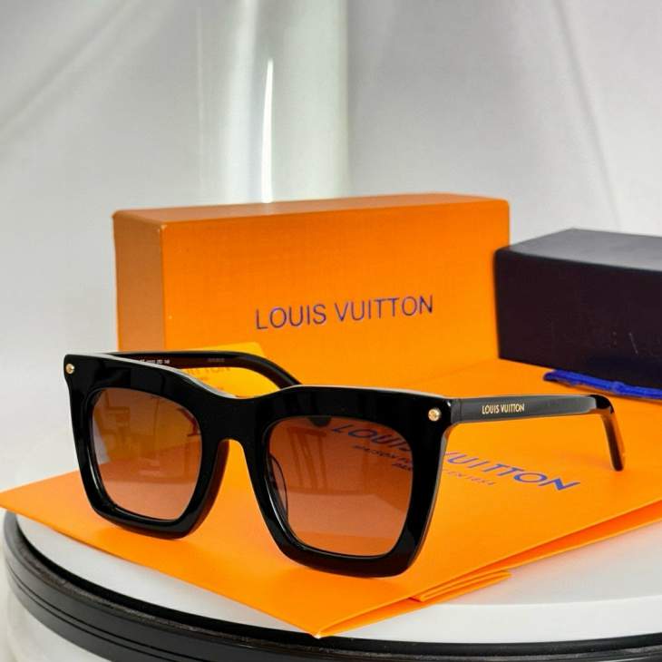 Picture of Louis Vuitton Sunglasses _SKUfw77169657fw